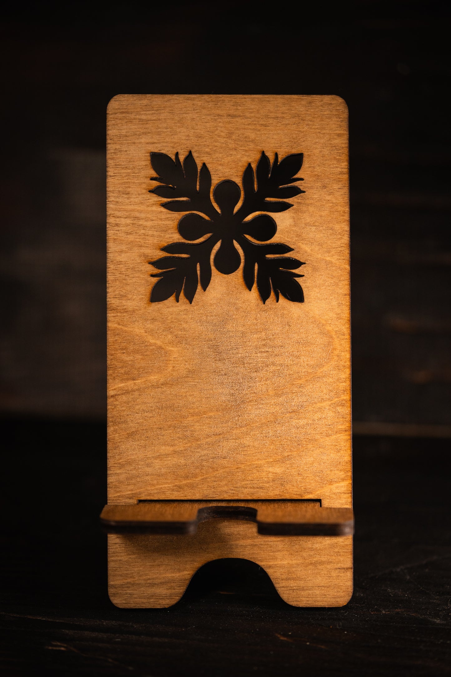 Ulu Quilt Phone Stand
